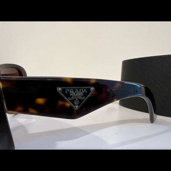 Vintage Prada Sunglasses - Picture 4 of 10